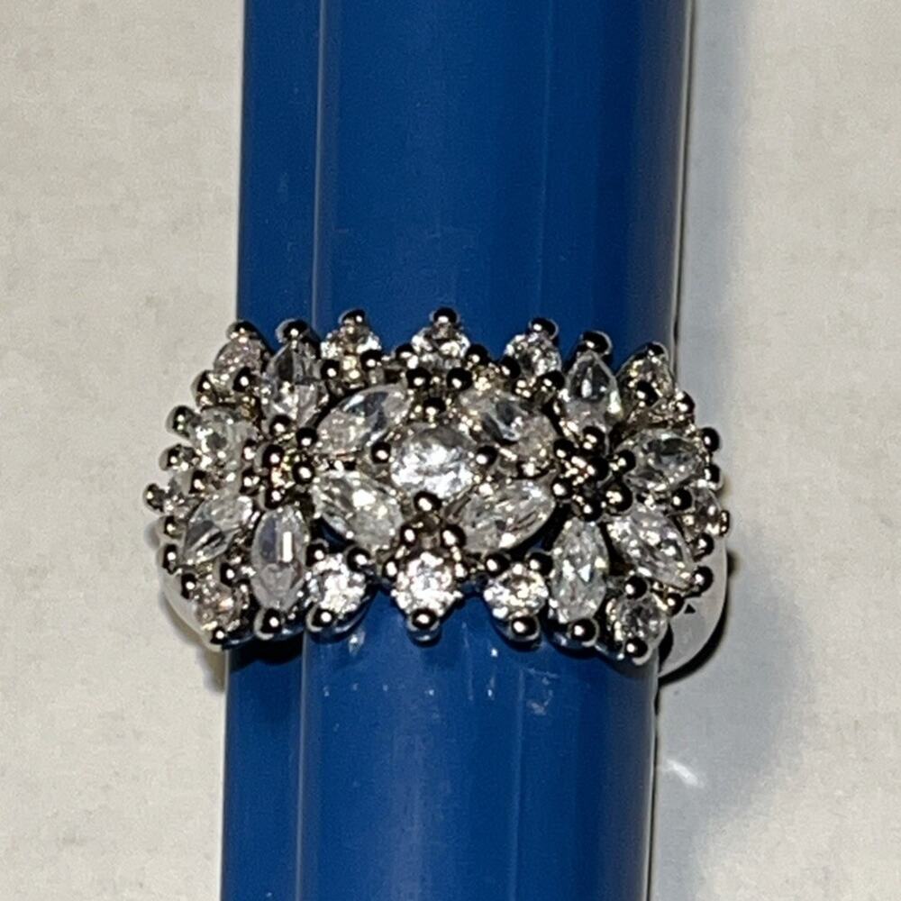 Elegant Signed NV Silver Tone & Rhinestone Flowers Ring ~ Size 5.25 Superb Shape